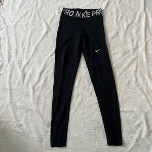 nike pro leggings, size small